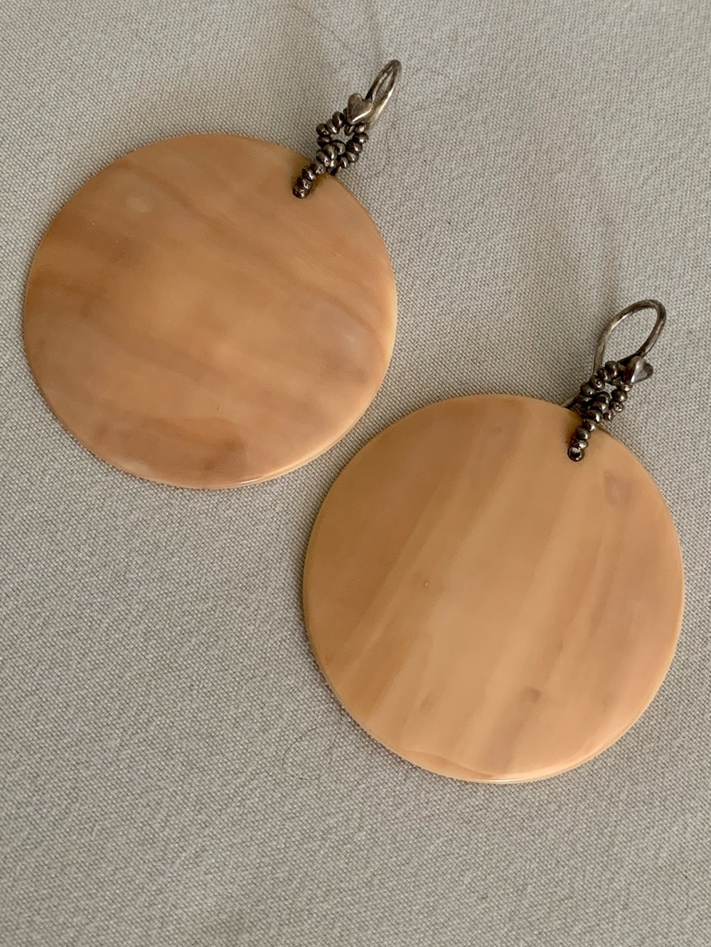 Chan Luu Seashell Earrings - Sand